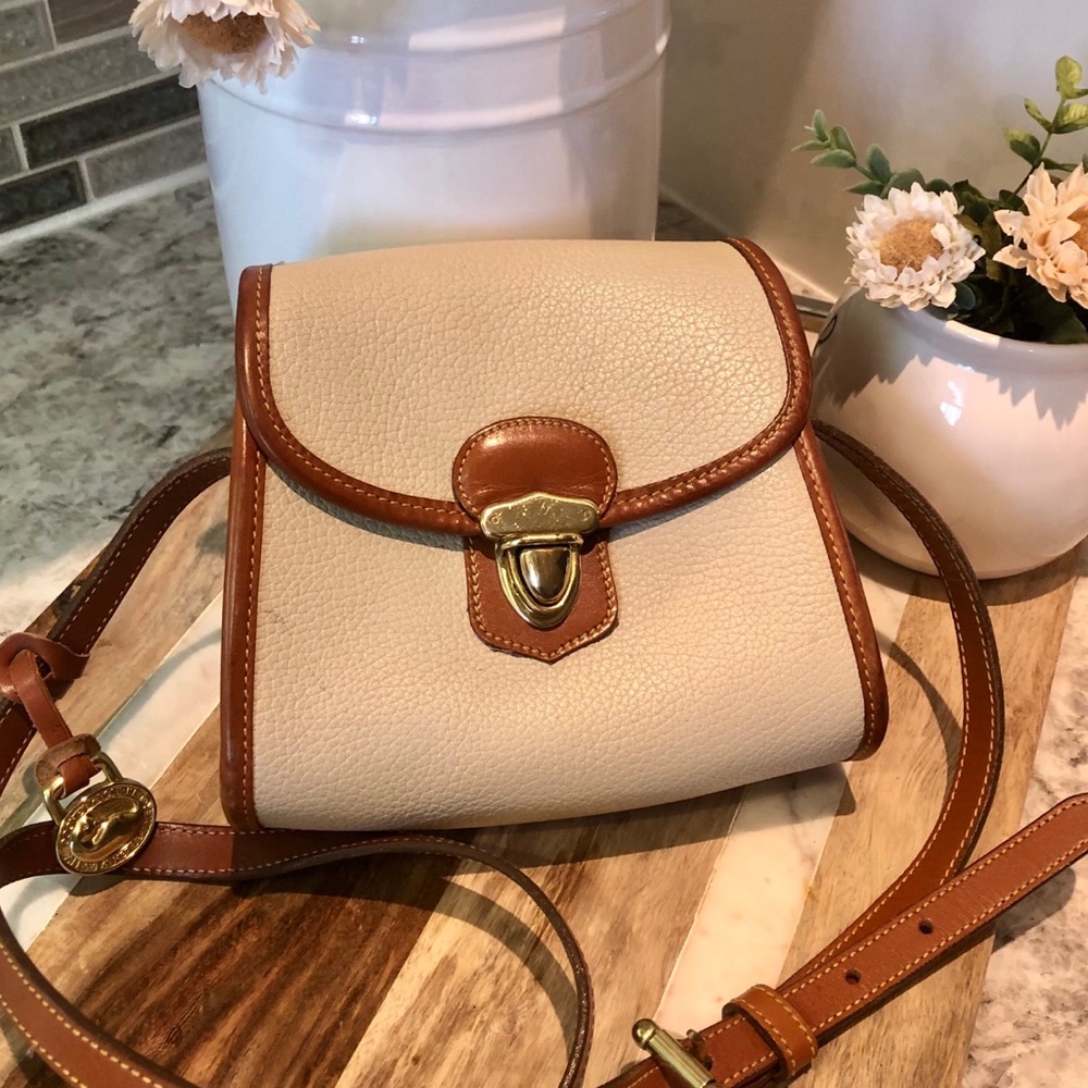 Vintage Dooney and Bourke Crossbody